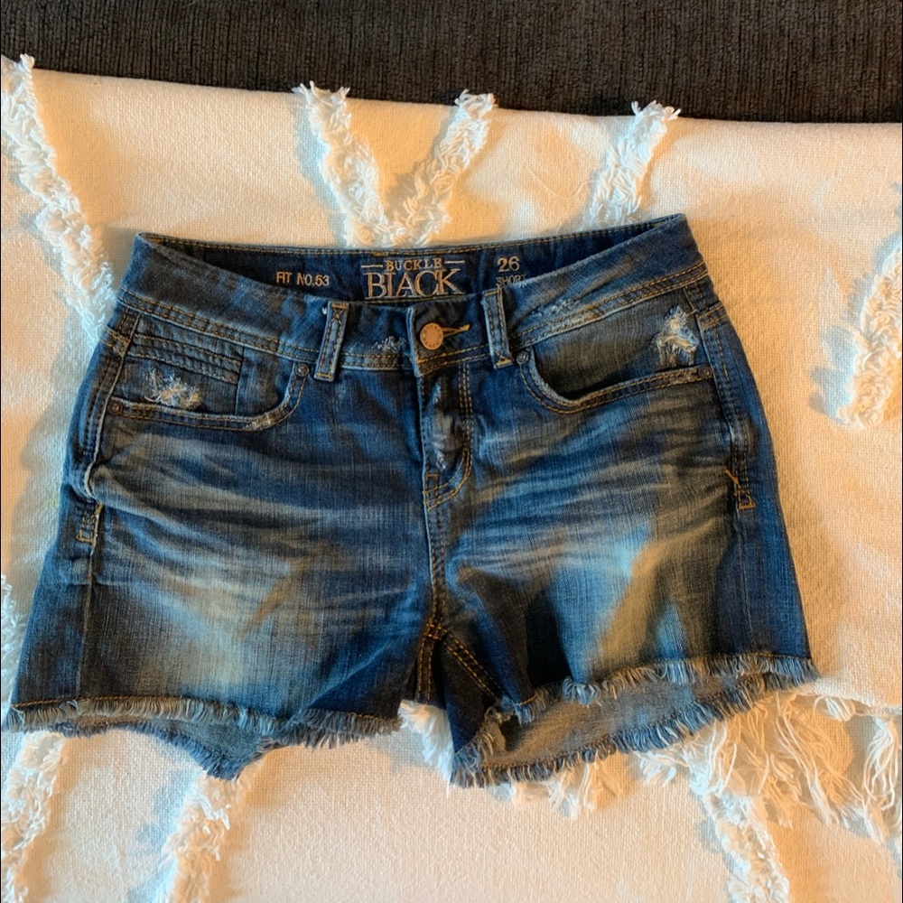 Buckle black shorts